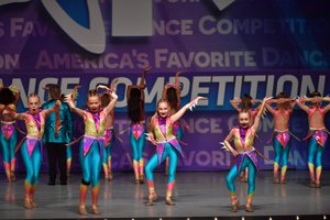 Dino-Mite Glamasaurus Rex