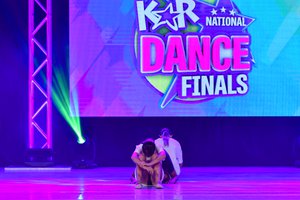 Hold Me While You Wait