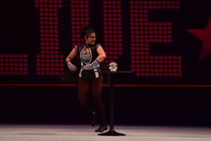 Star Wars Cantina Girl