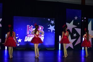 Life Goes To A Party