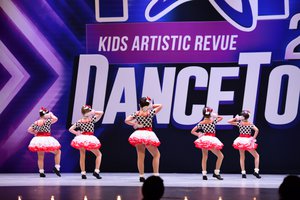 Shakin' At The High School Hop