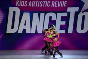 Clap Hands Here Comes Charlie