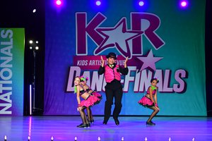 Clap Hands Here Comes Charlie