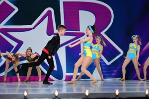 Cruisin For A Bruisin