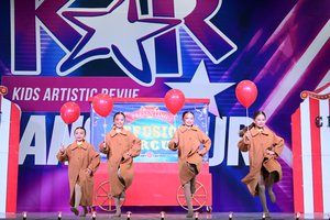 Ringmasters, Tigers And Clowns, Oh My!