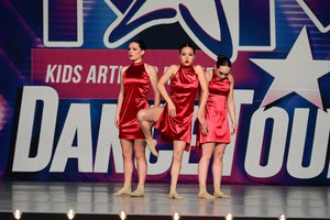 Never Dreamed You'd Leave In Summer