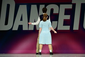 Life Goes To A Party