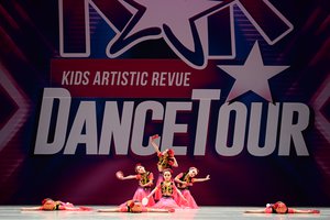 Happy Tambourine Girls