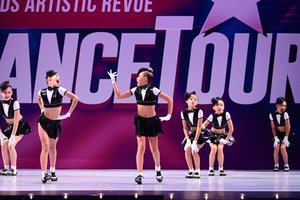 Clap Hands, Here Comes Charlie