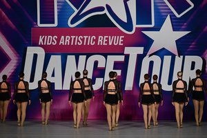 We Live For The Applause