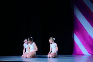 Feet Dont Touch The Ground