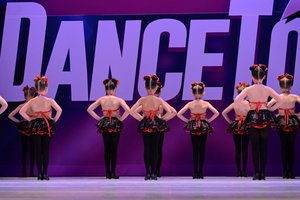 Your Mama Don't Dance