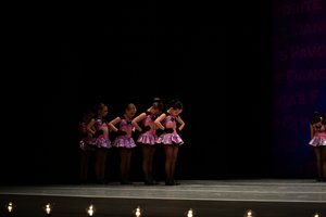 Betty Lou's Gettin Out Tonight