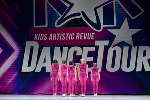 Nails Hair Hips Heels