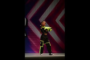 Riri And The Queen B