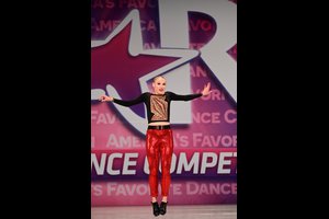 She Sets The City On Fire