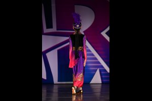 The Bell Girl(Xinjiang Minority