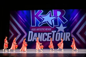 Palace Lantern Dance